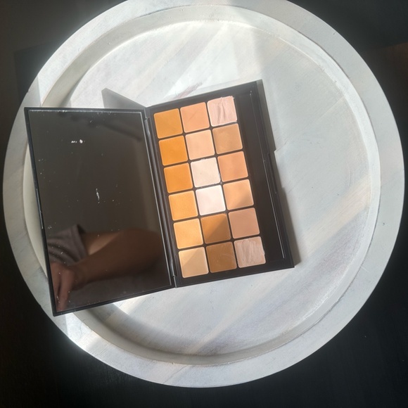 RMCA VK Foundation/Concealer Palette #11 - MUA RETIREMENT SALE! - Picture 4 of 6